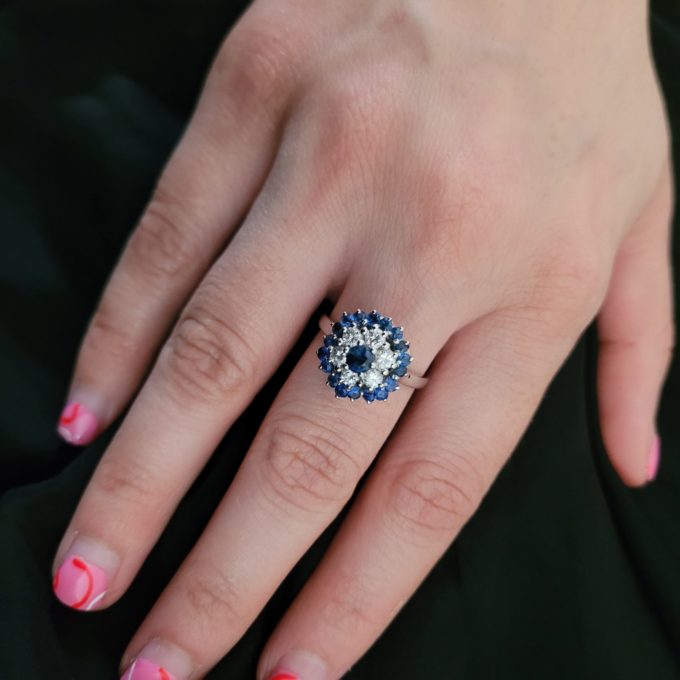 HM 18ct White Gold, Diamond and Sapphire Cluster Ring - Image 4