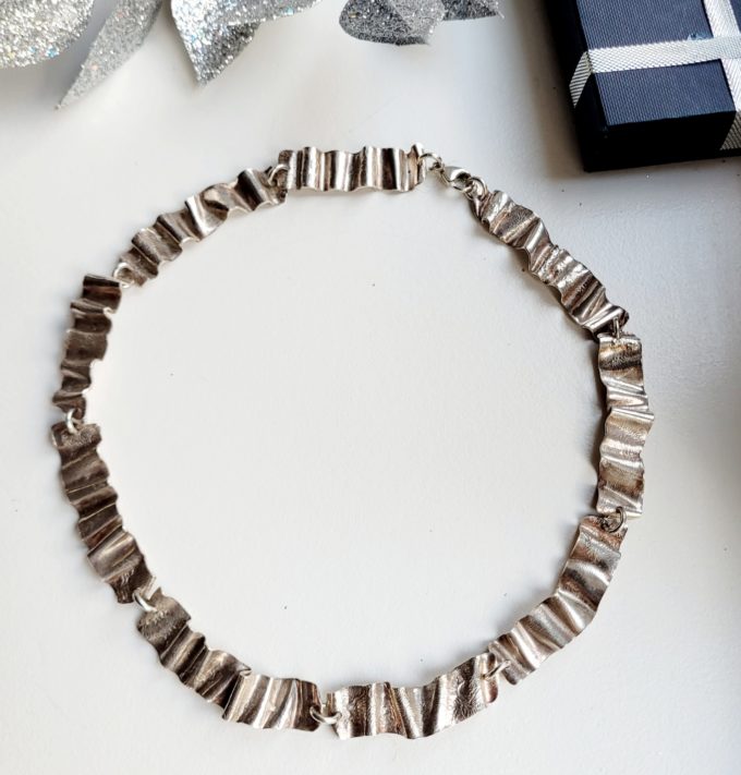 Vintage Sterling Silver Ribbon Links Necklace